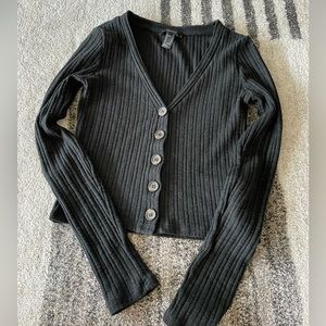 black stripped forever 21 cropped button up